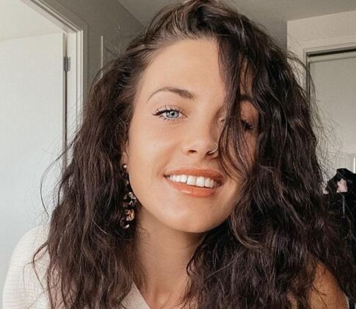 Laura Surrich Age, Height, Weight, Husband, Net Worth