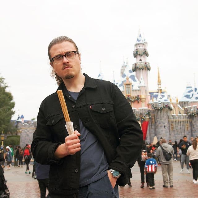 Joshua Weissman Age, Career, Height, Wife, Net Worth, Wiki