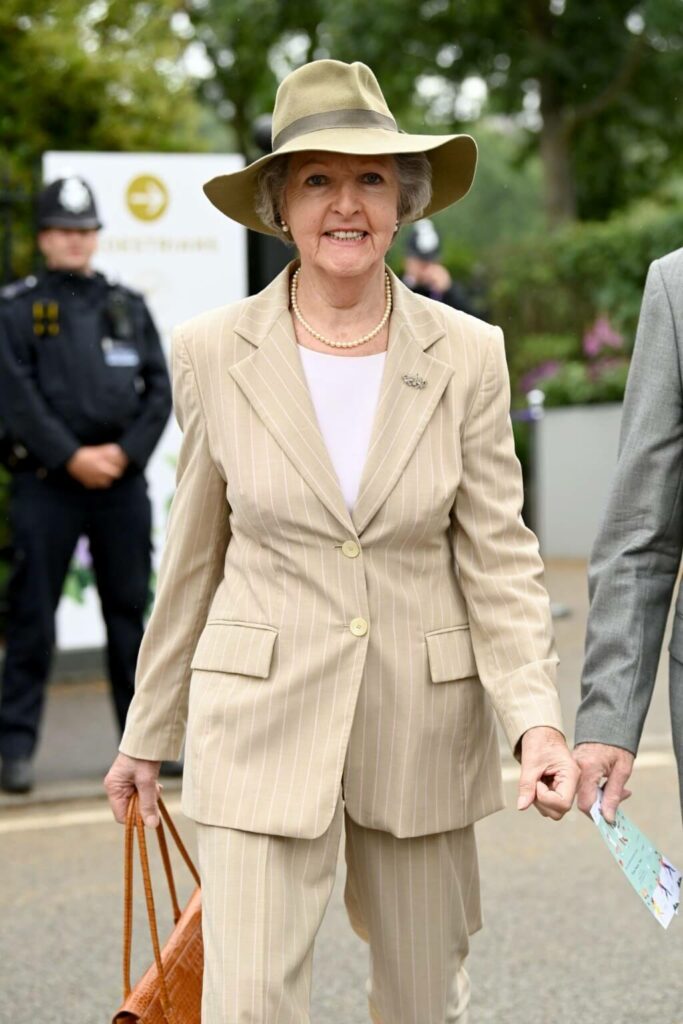 Penelope Keith Age, Net Worth, Height, Husband, Kids, Wiki