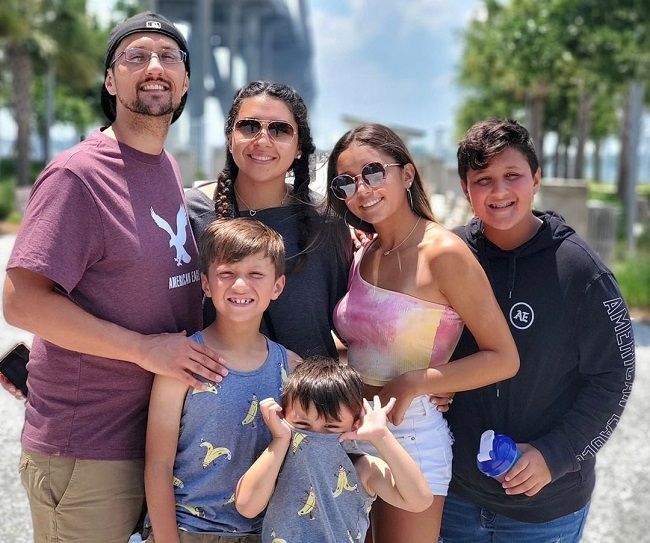 FGTeeV Duddy Age, Height, Real Name, Wife, Children, Net Worth,