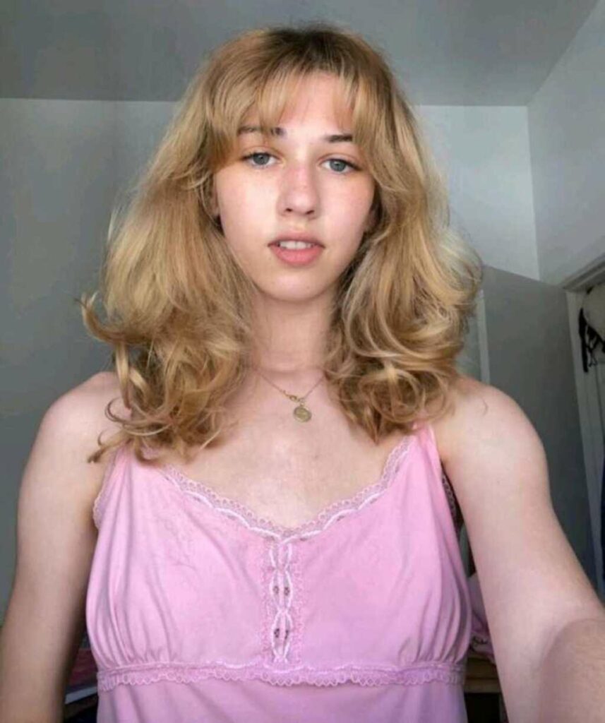 Meet Caroline Konstnar YouTuber And Actress