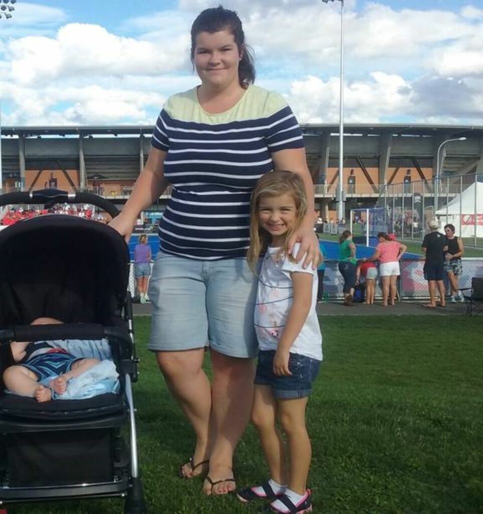 Elys Hutchinson Age, Height, Weight, Boyfriend, Family, Bio