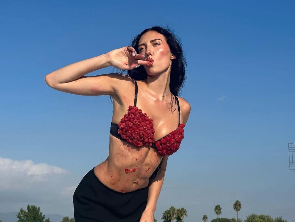 Sydney Carlson 