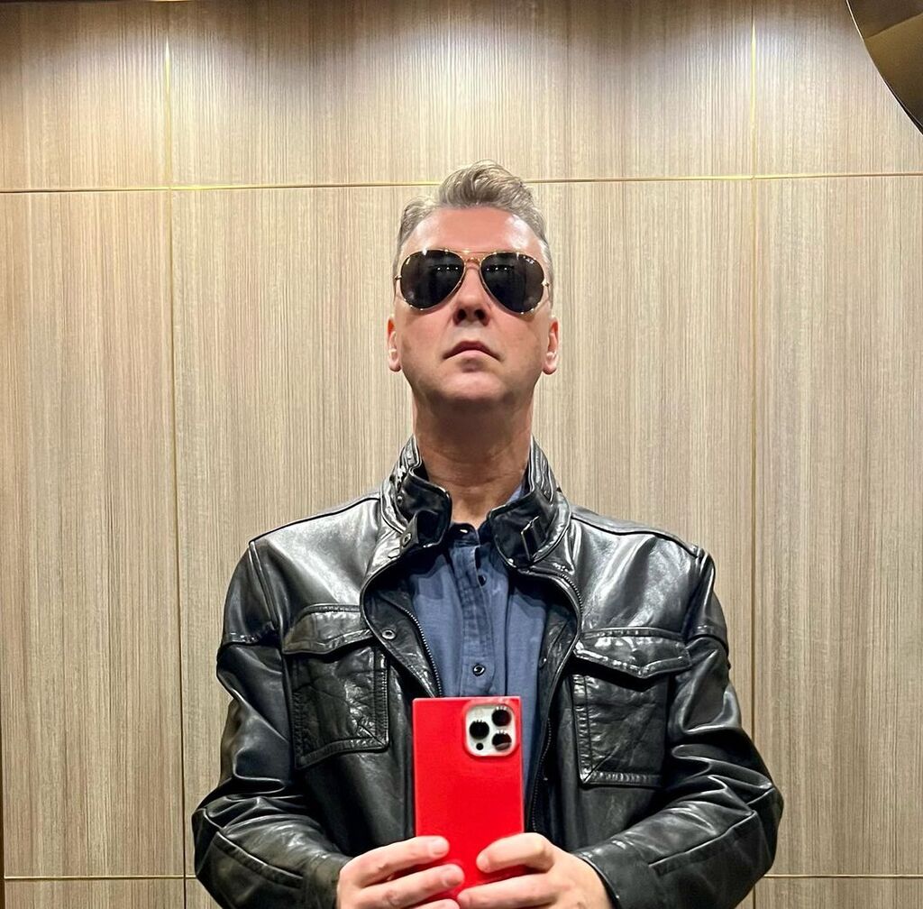 Meet Warren Carlyle American Director And Choreographer