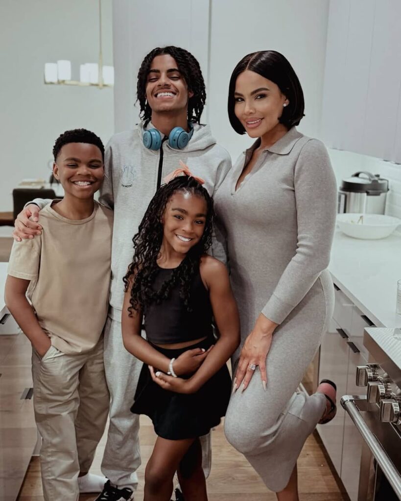 Mia Thornton with her children