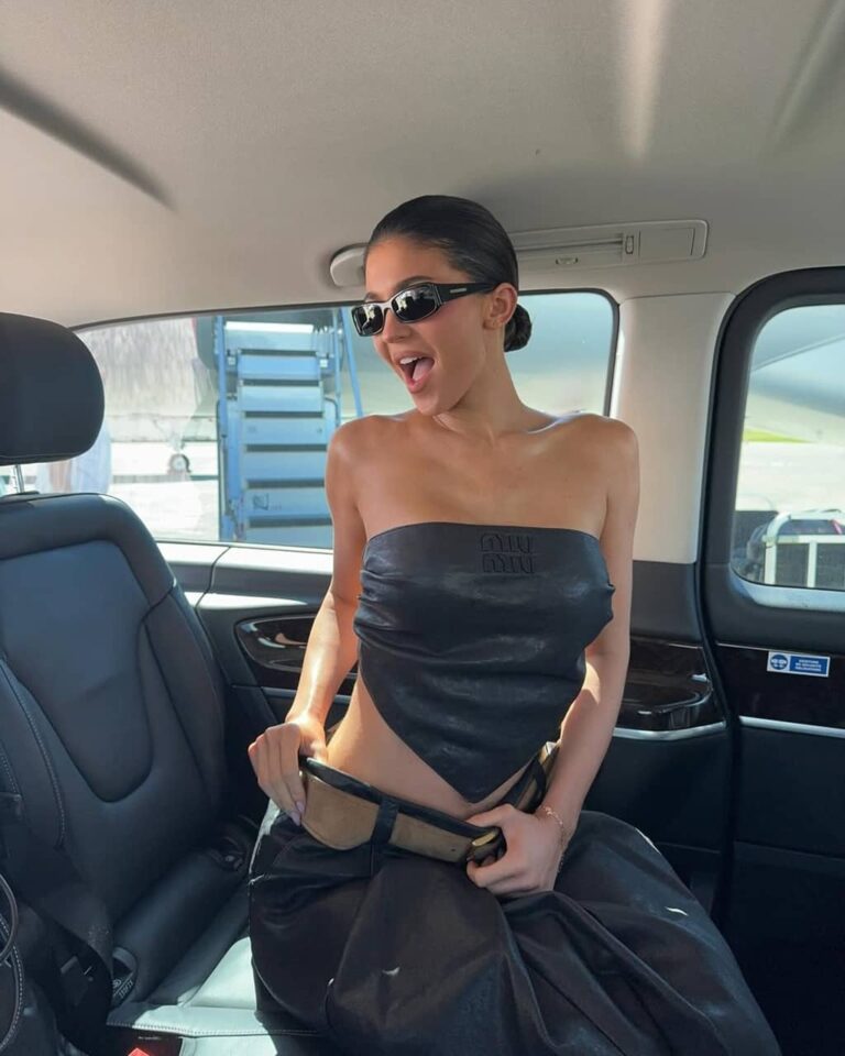 Kylie Jenner Luxury Cars and Private Jet